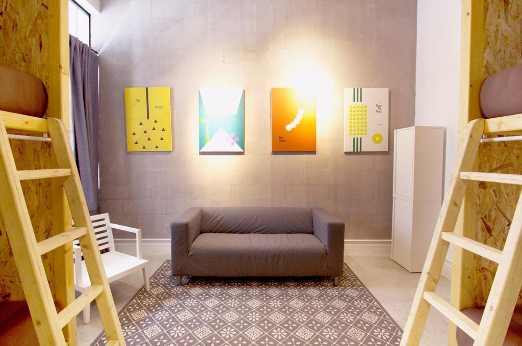 Oneday Hostel Sukhumvit 26 Bangkok Exterior photo