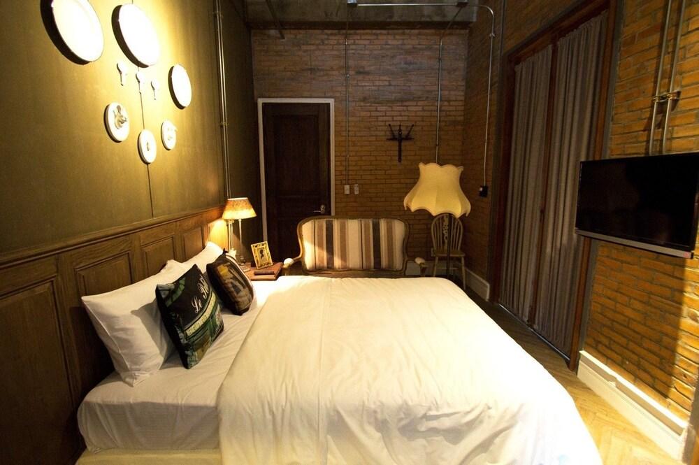 Oneday Hostel Sukhumvit 26 Bangkok Exterior photo