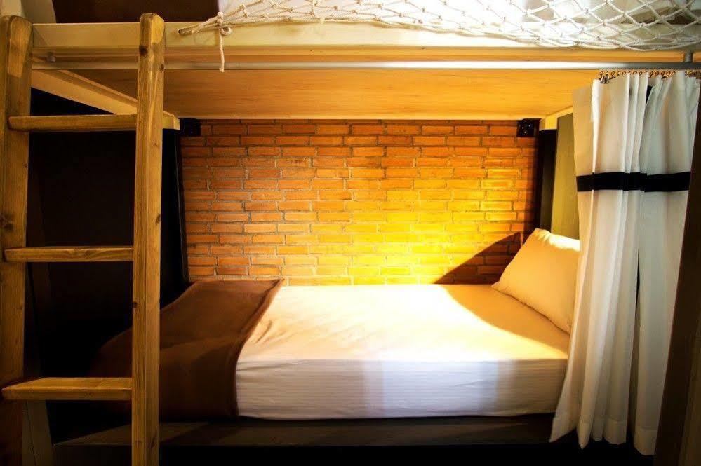 Oneday Hostel Sukhumvit 26 Bangkok Exterior photo