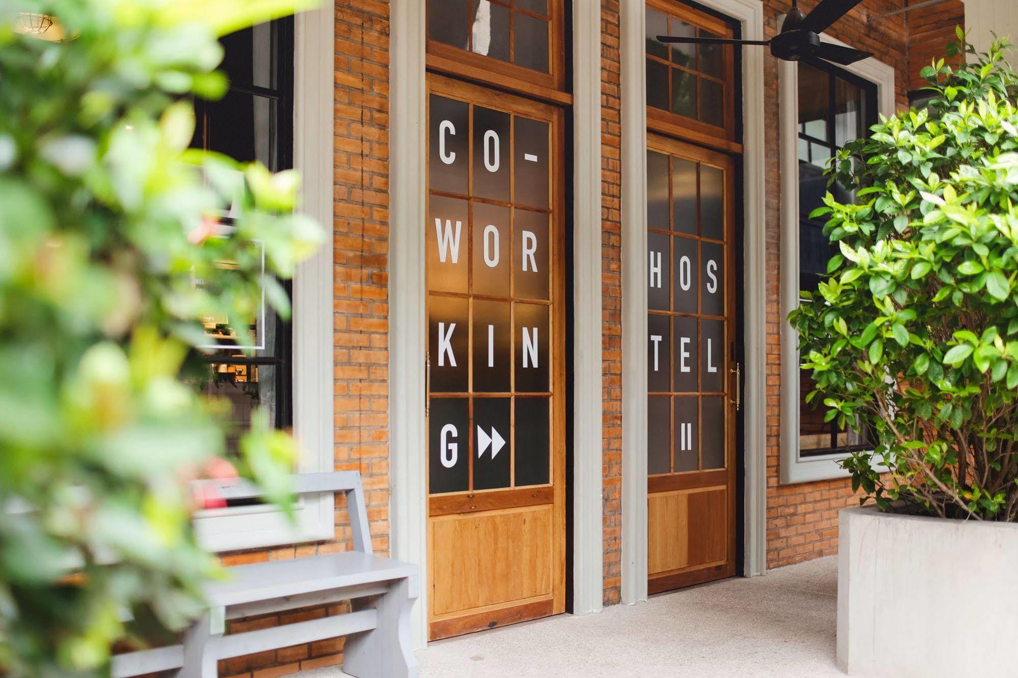 Oneday Hostel Sukhumvit 26 Bangkok Exterior photo