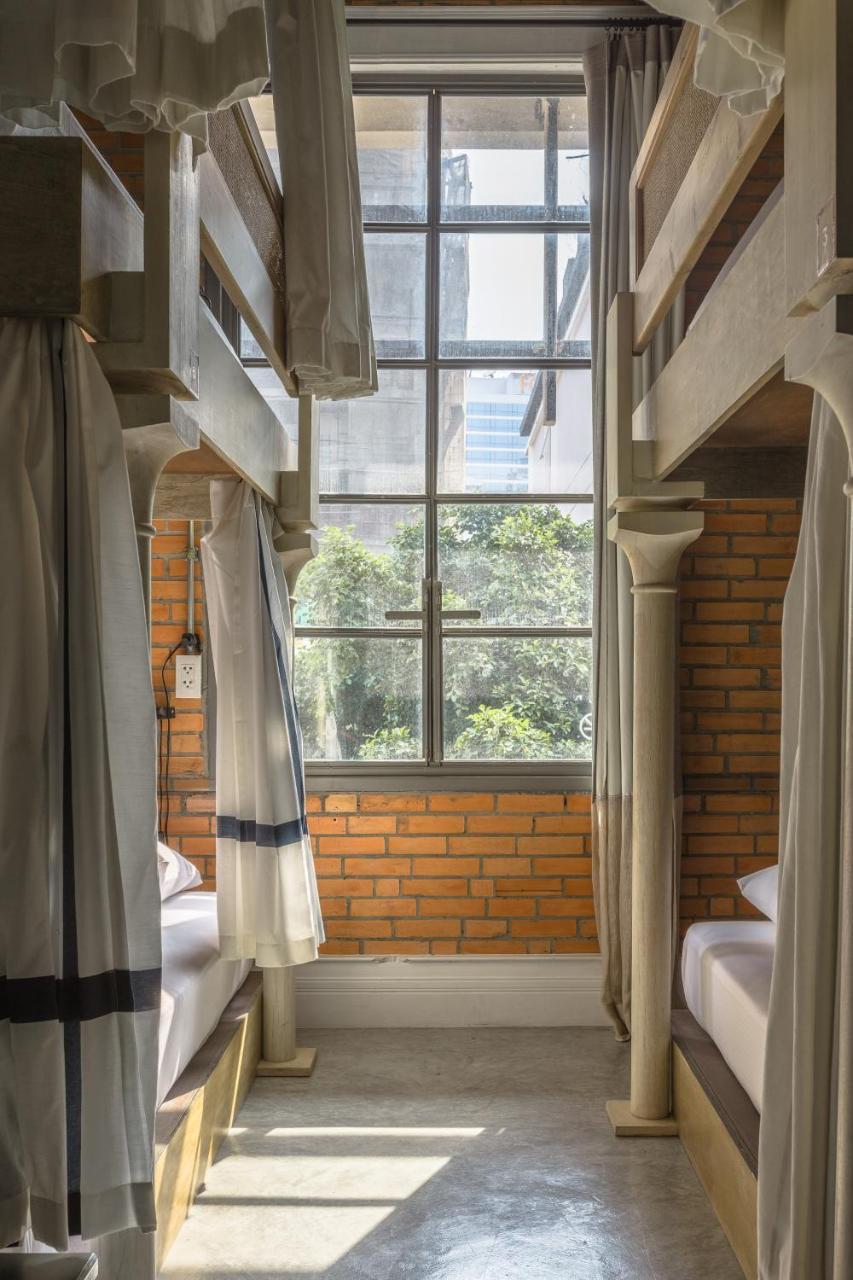 Oneday Hostel Sukhumvit 26 Bangkok Exterior photo