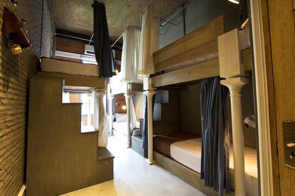Oneday Hostel Sukhumvit 26 Bangkok Exterior photo